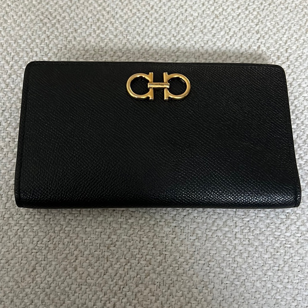 Salvatore Ferragamo leather black wallet